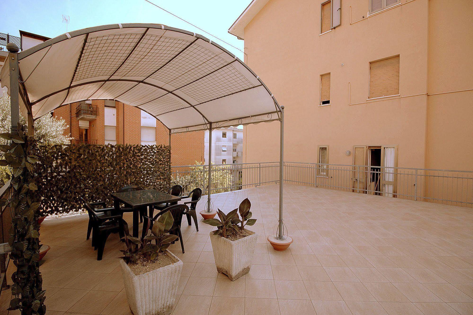 Appartamento Montessori Castelfidardo Exterior photo